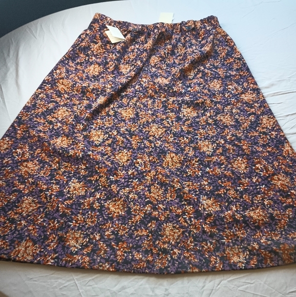 CJ Banks Moleskin Floral Midi Skirt Women's size 1X NWT - Picture 7 of 8